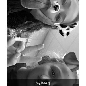 Meet your Posher, Emiley